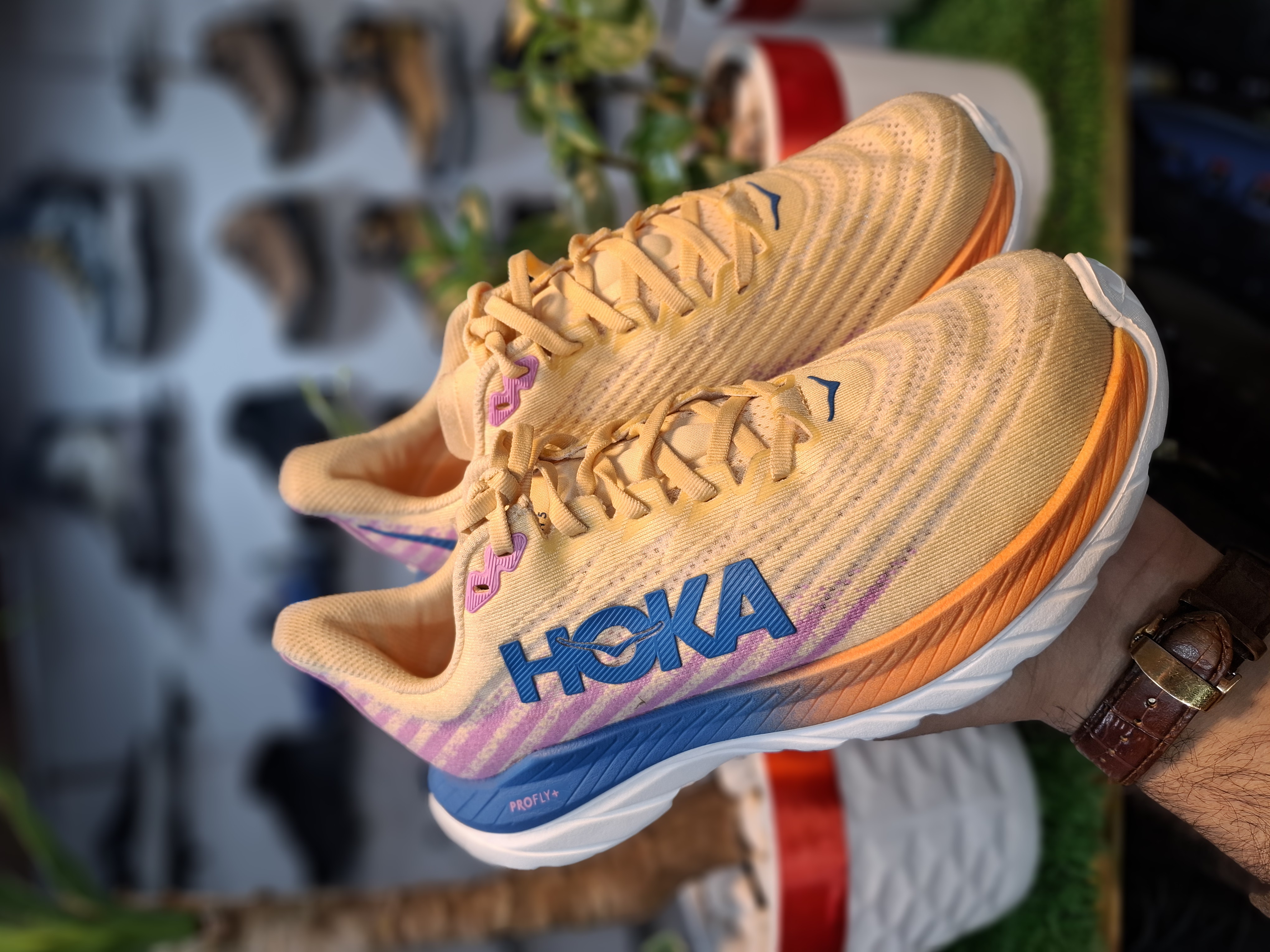 کفش هوکا mach 5 زنانه شهری و رانینگ