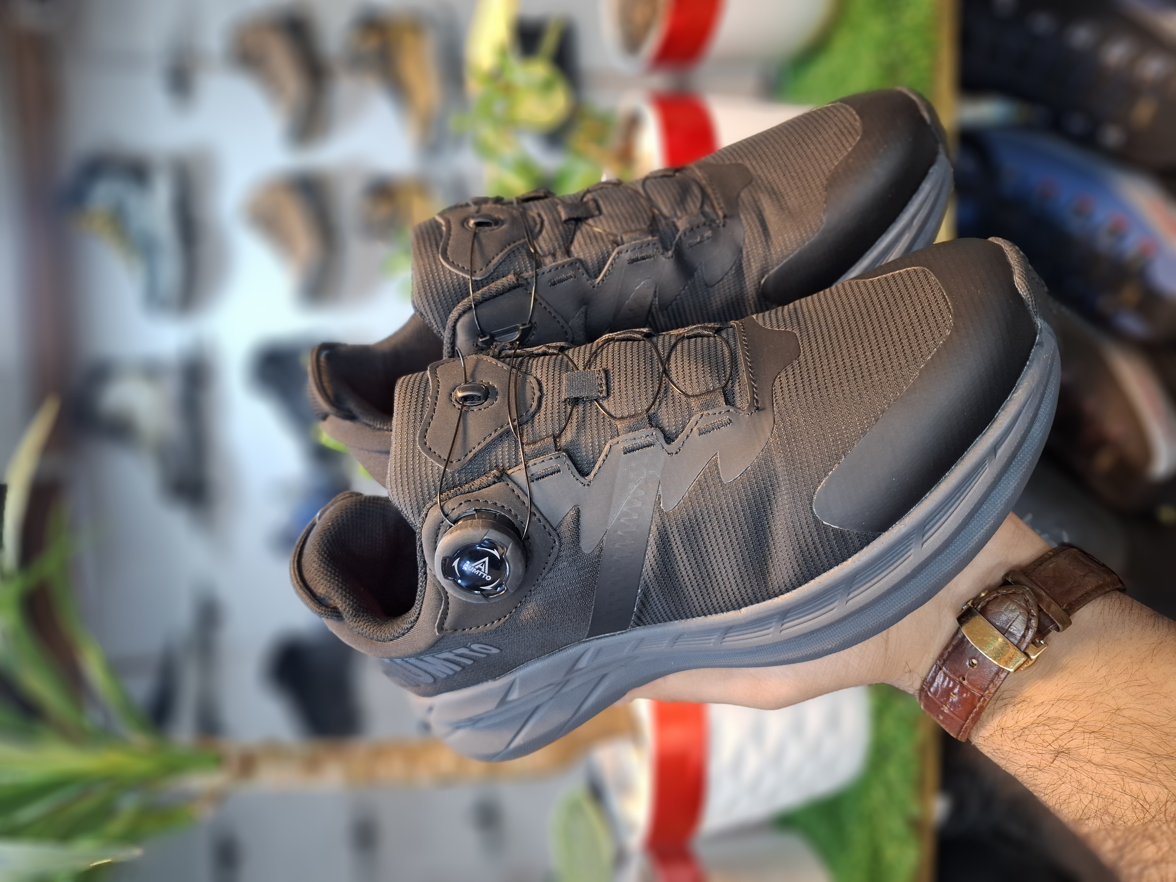 کفش هومتو مردانه شهری و طبیعتگردی