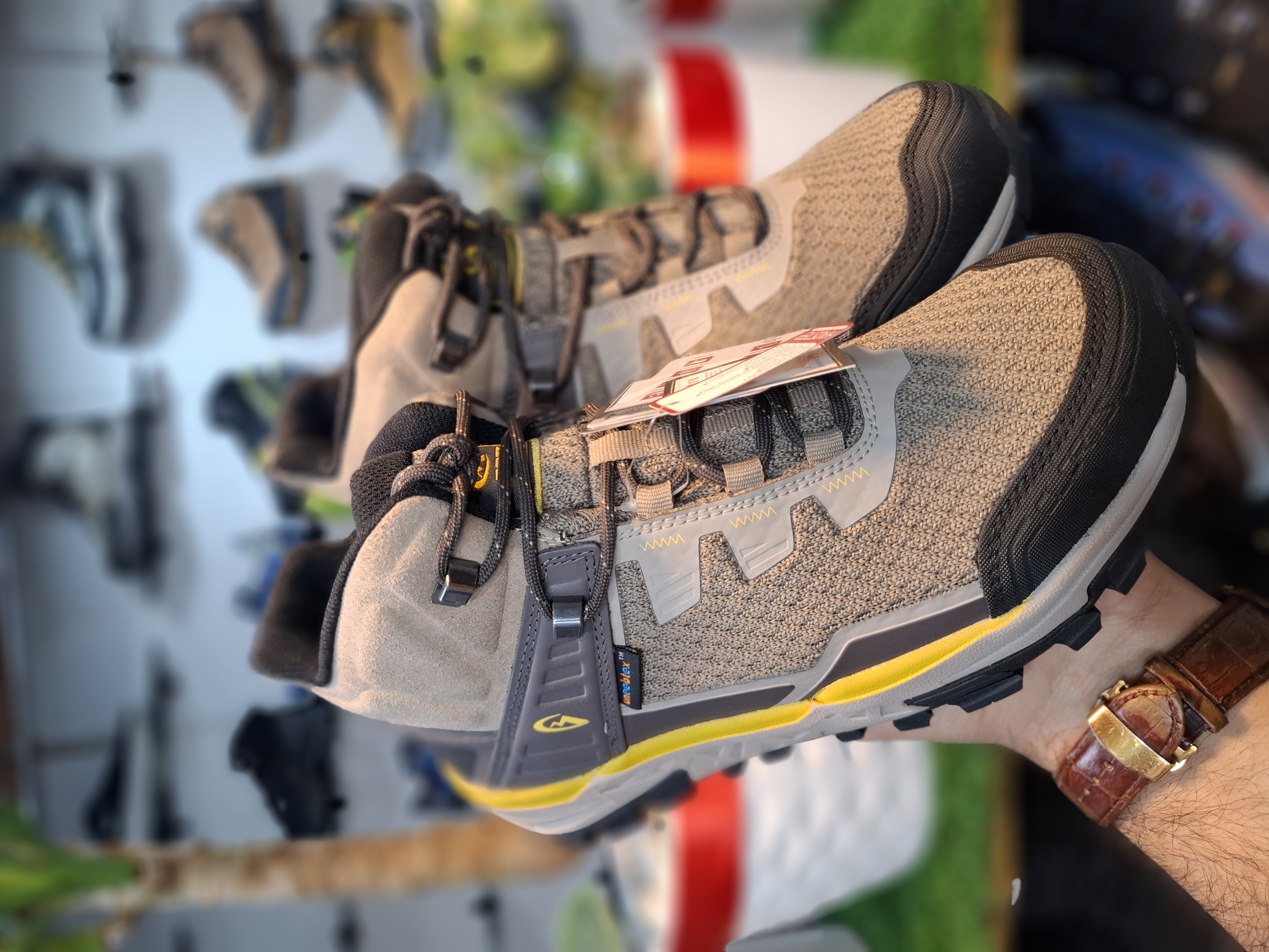 کفش مردانه کلارتس ساقدار کوهنوردی و طبیعتگگردی