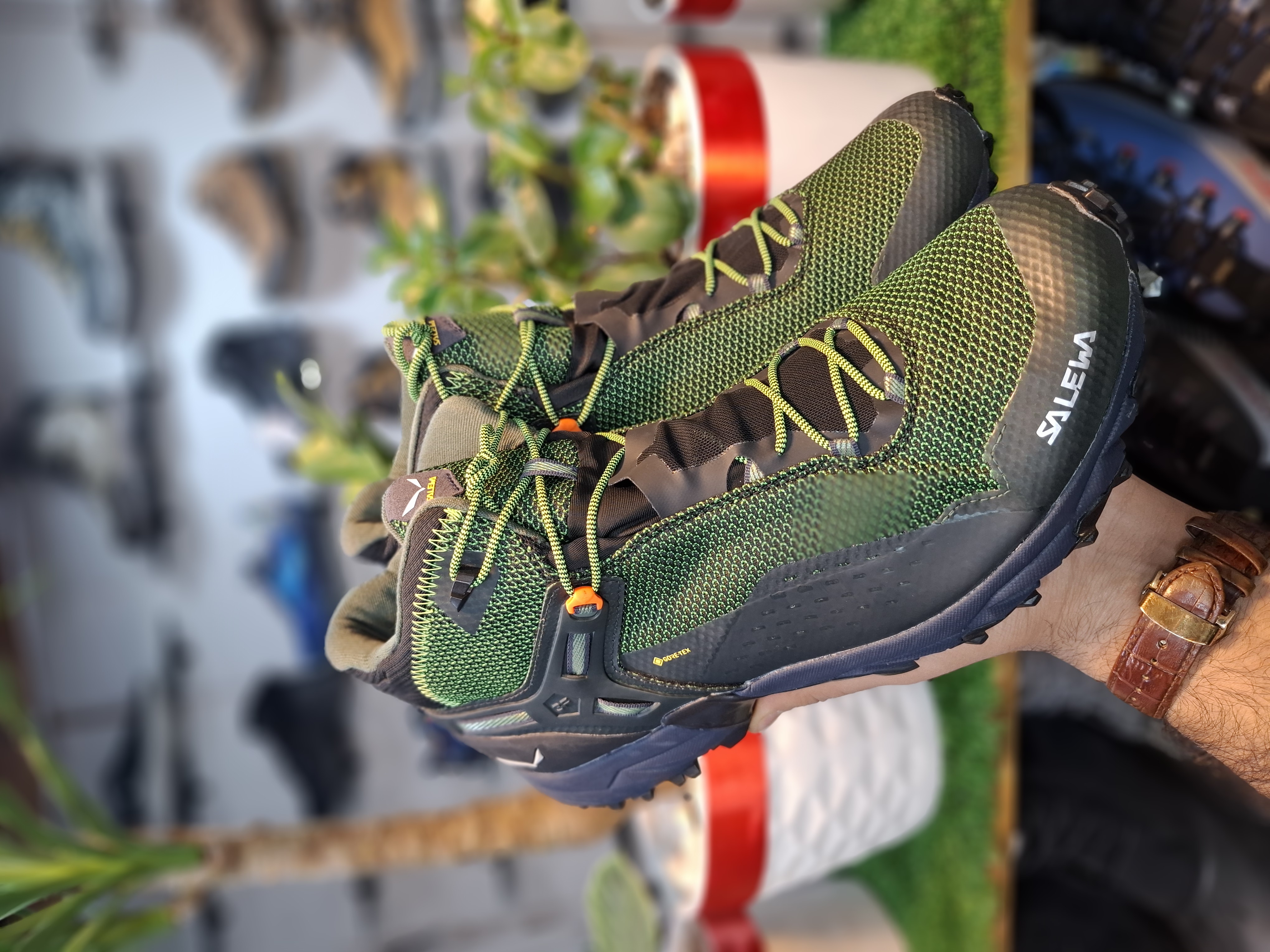 کفش سالیوا ساقدار کوهنوردی و طبیعتگردی