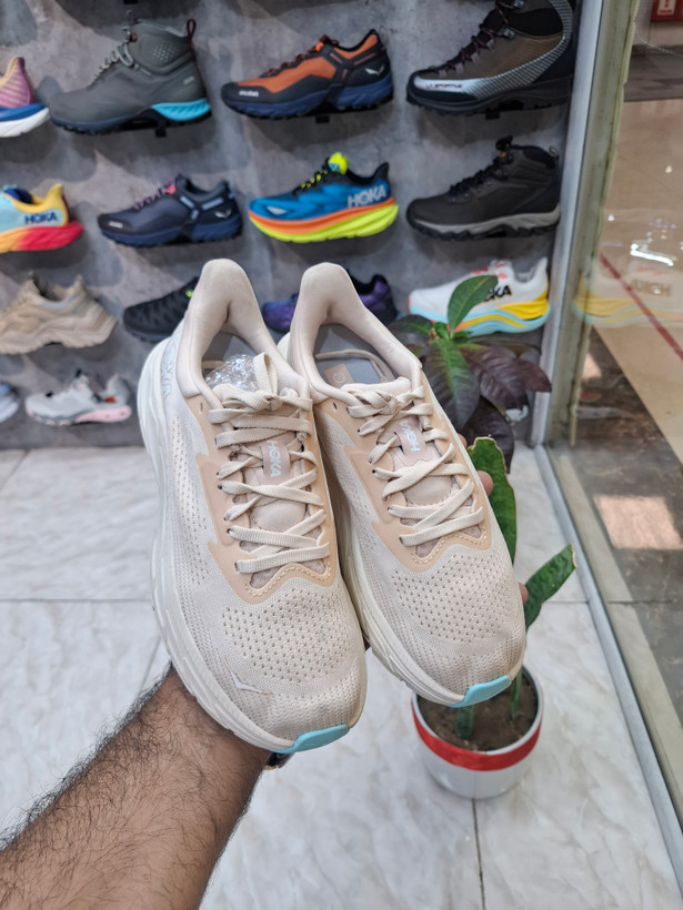 کفش هوکا آراهی ۷