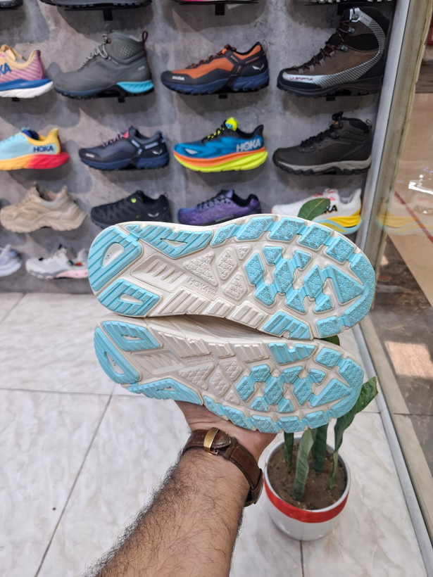 کفش هوکا آراهی ۷